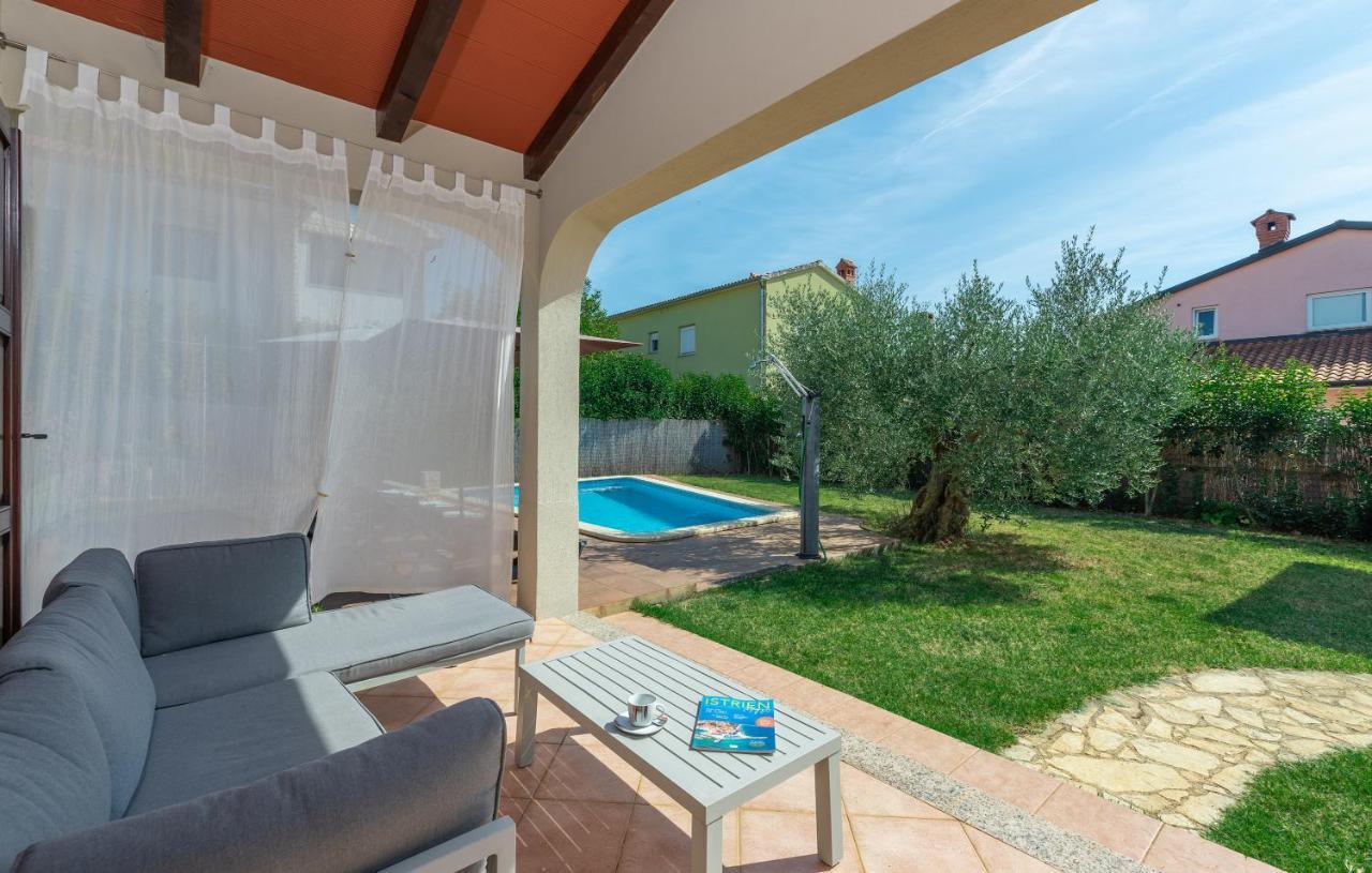 Villa Lucas Novigrad Istria エクステリア 写真