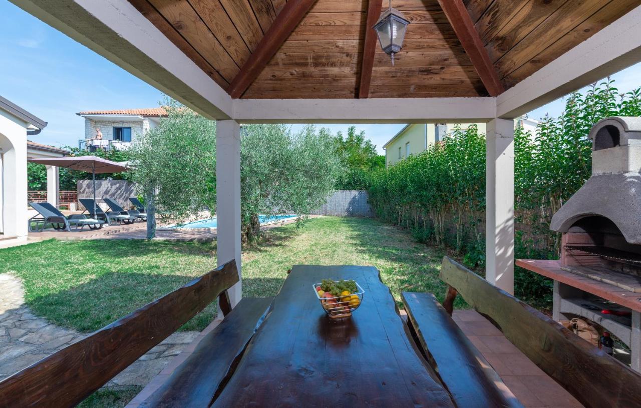 Villa Lucas Novigrad Istria エクステリア 写真
