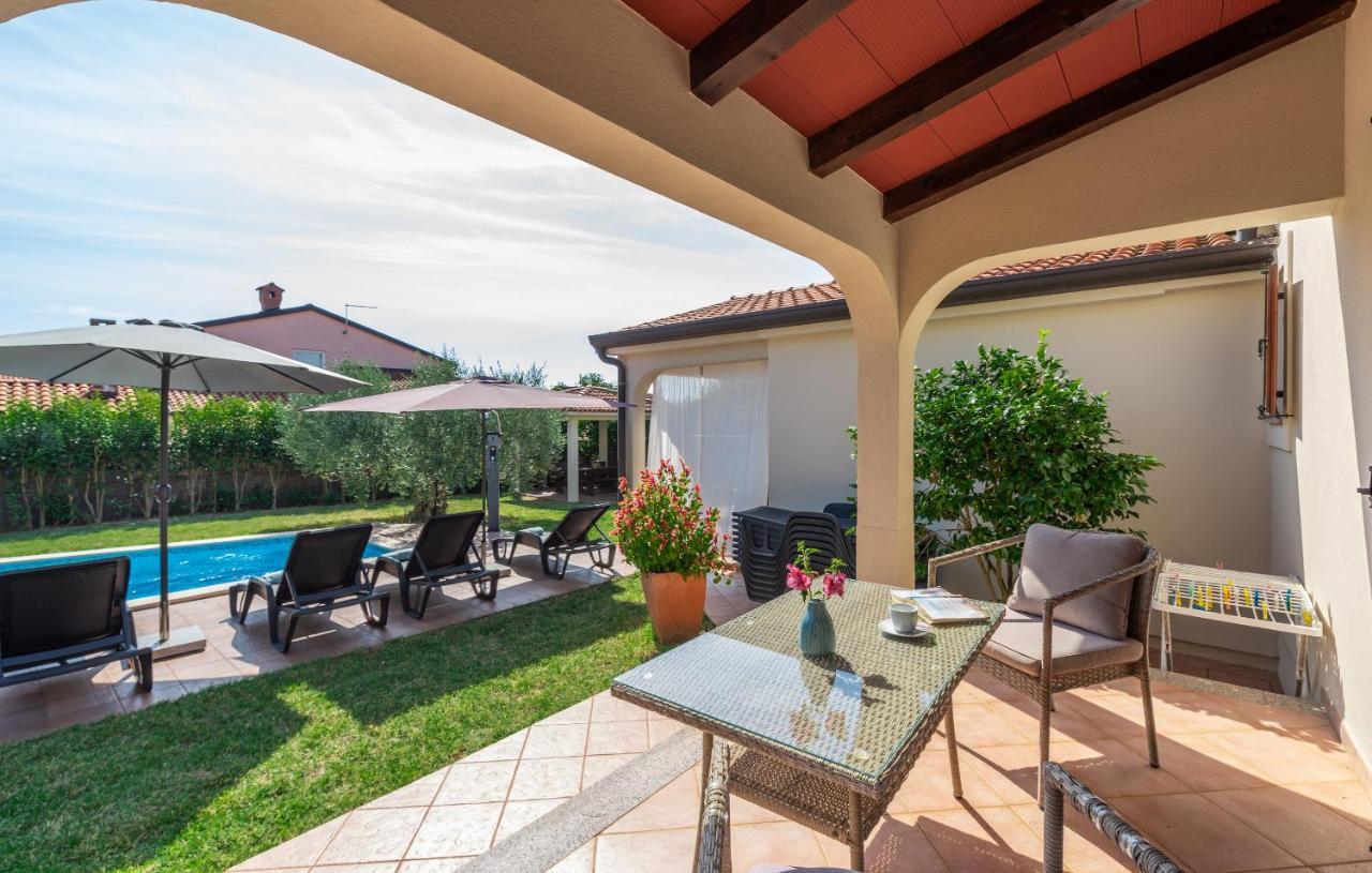 Villa Lucas Novigrad Istria エクステリア 写真